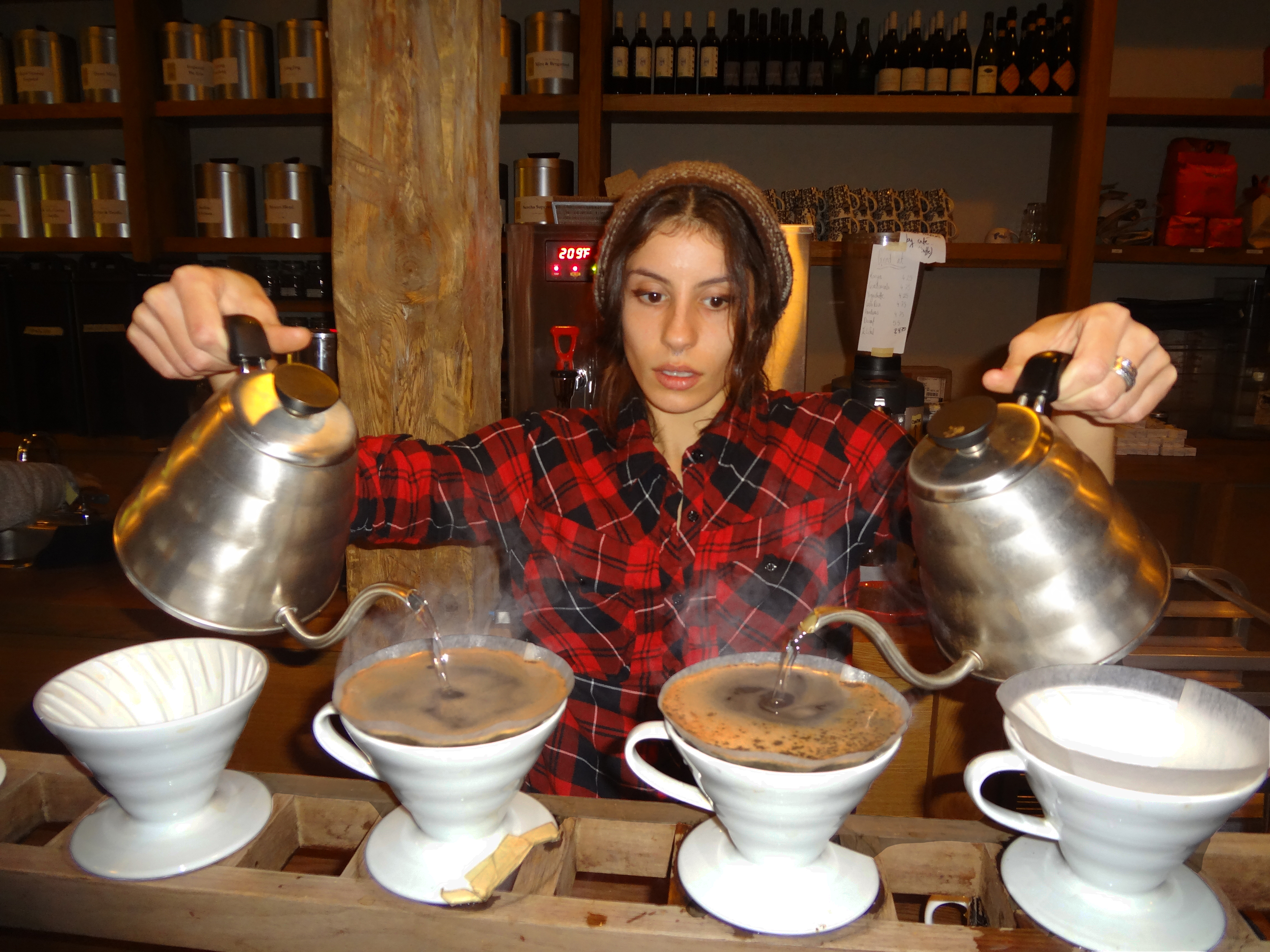 Kaffe 1668 pour over lady