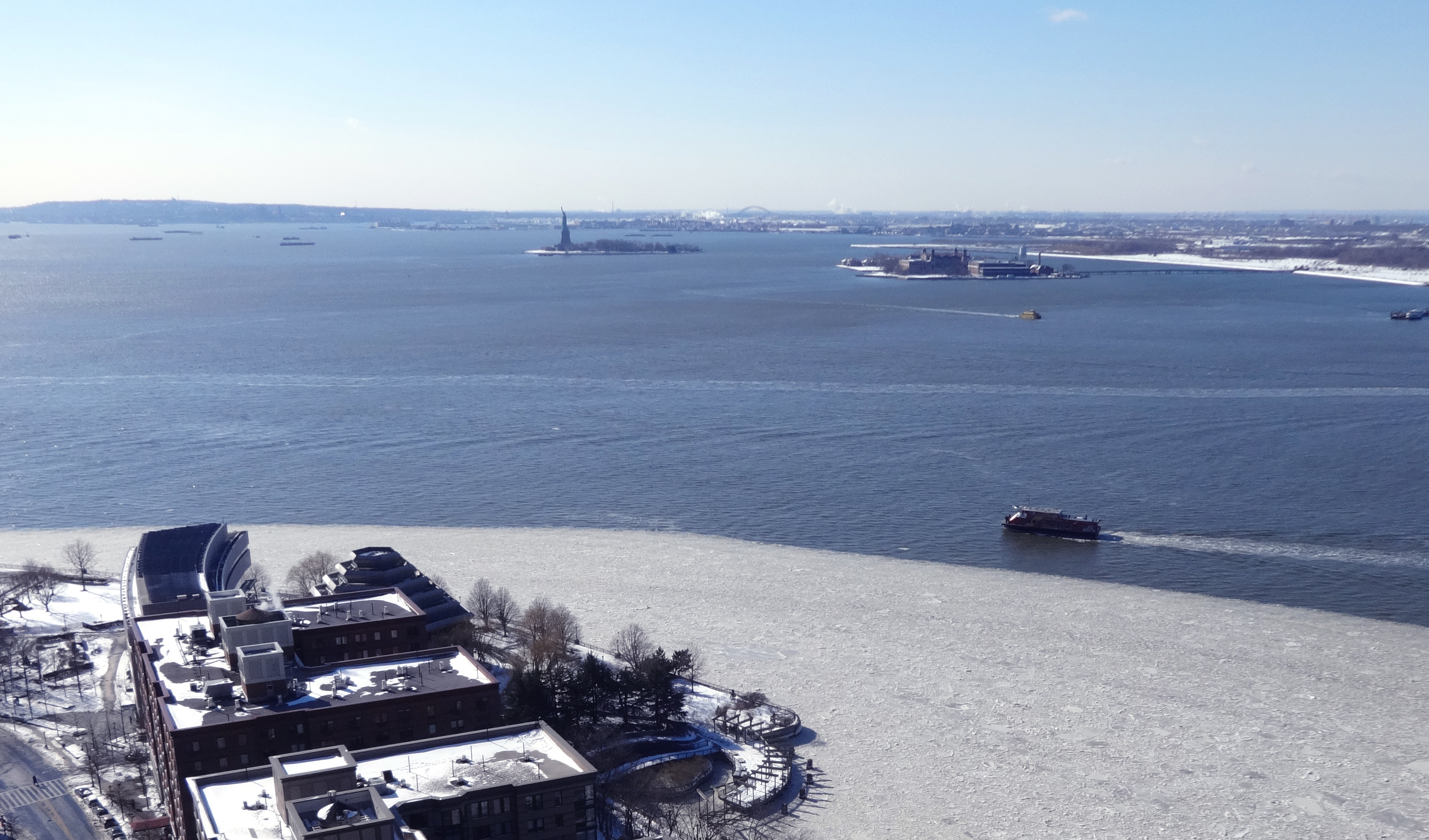 Ice on Hudson 1-23-2014