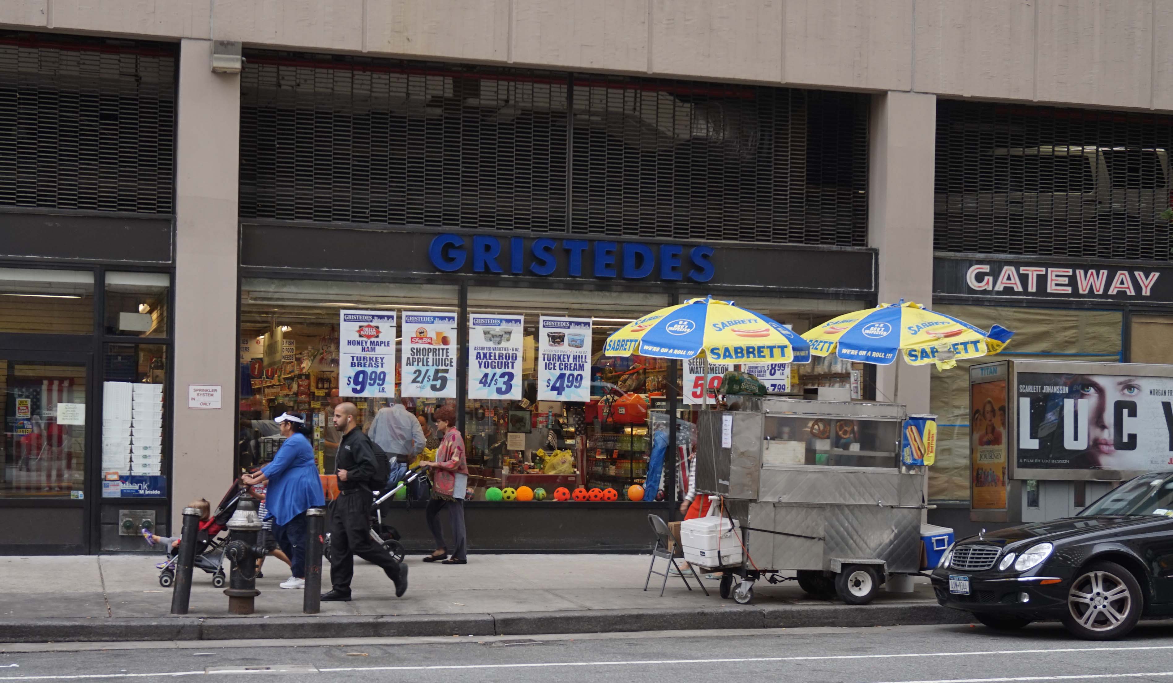 Hotdog guy on South End moved to Gristedes