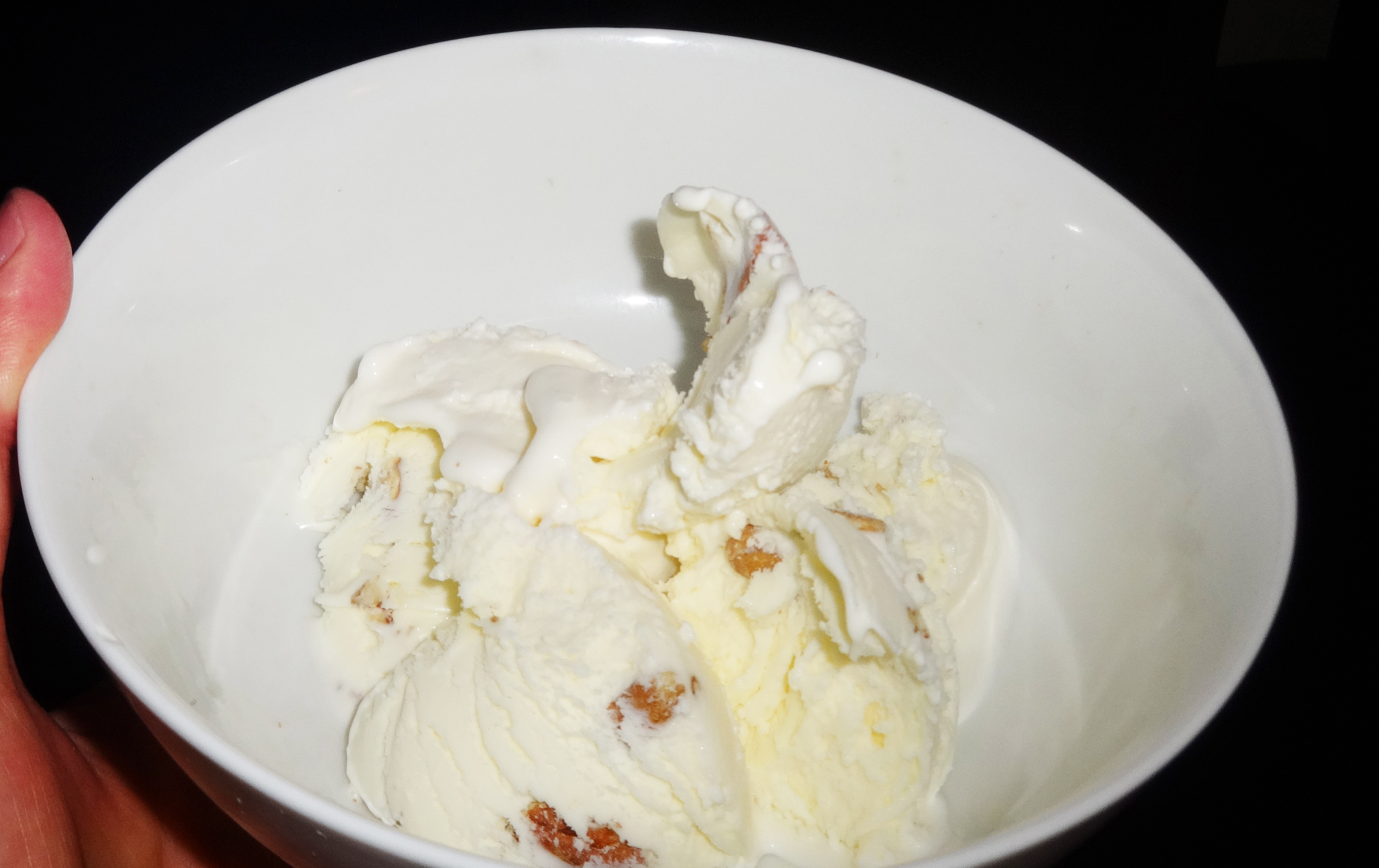 Jenis ice cream in bowl