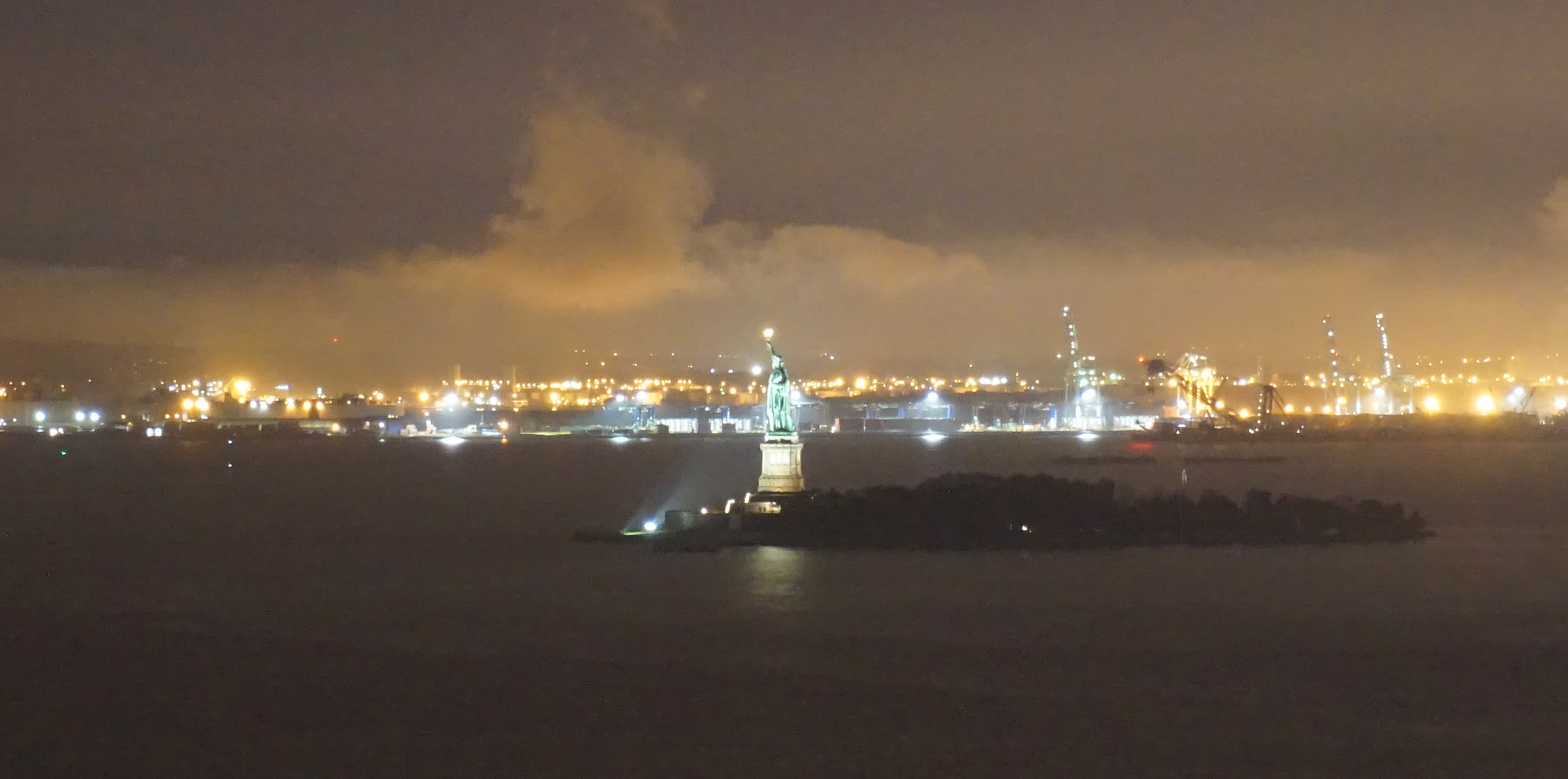 Statue of Liberty zoom 7-15-2014