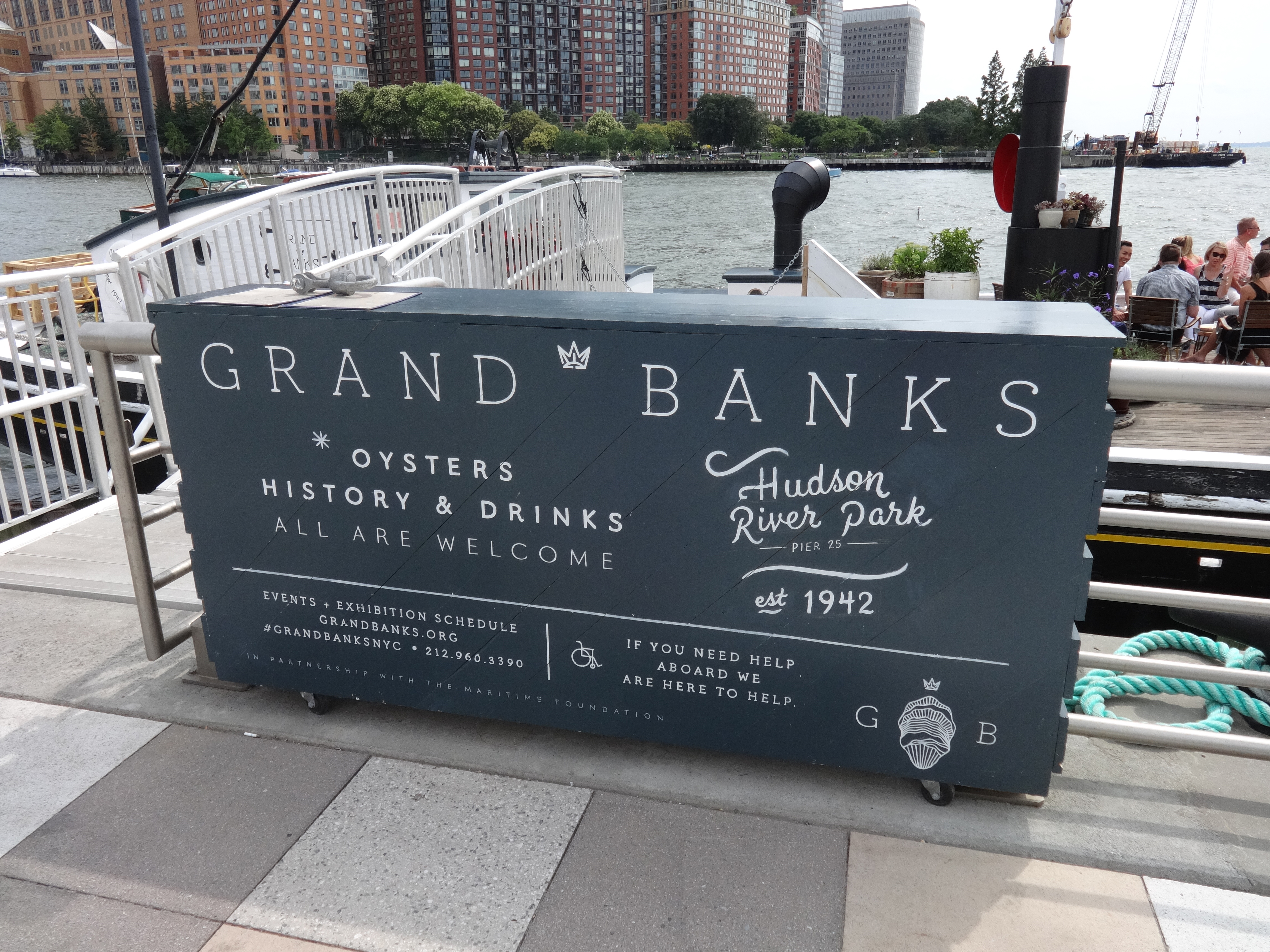 Grand Banks sign