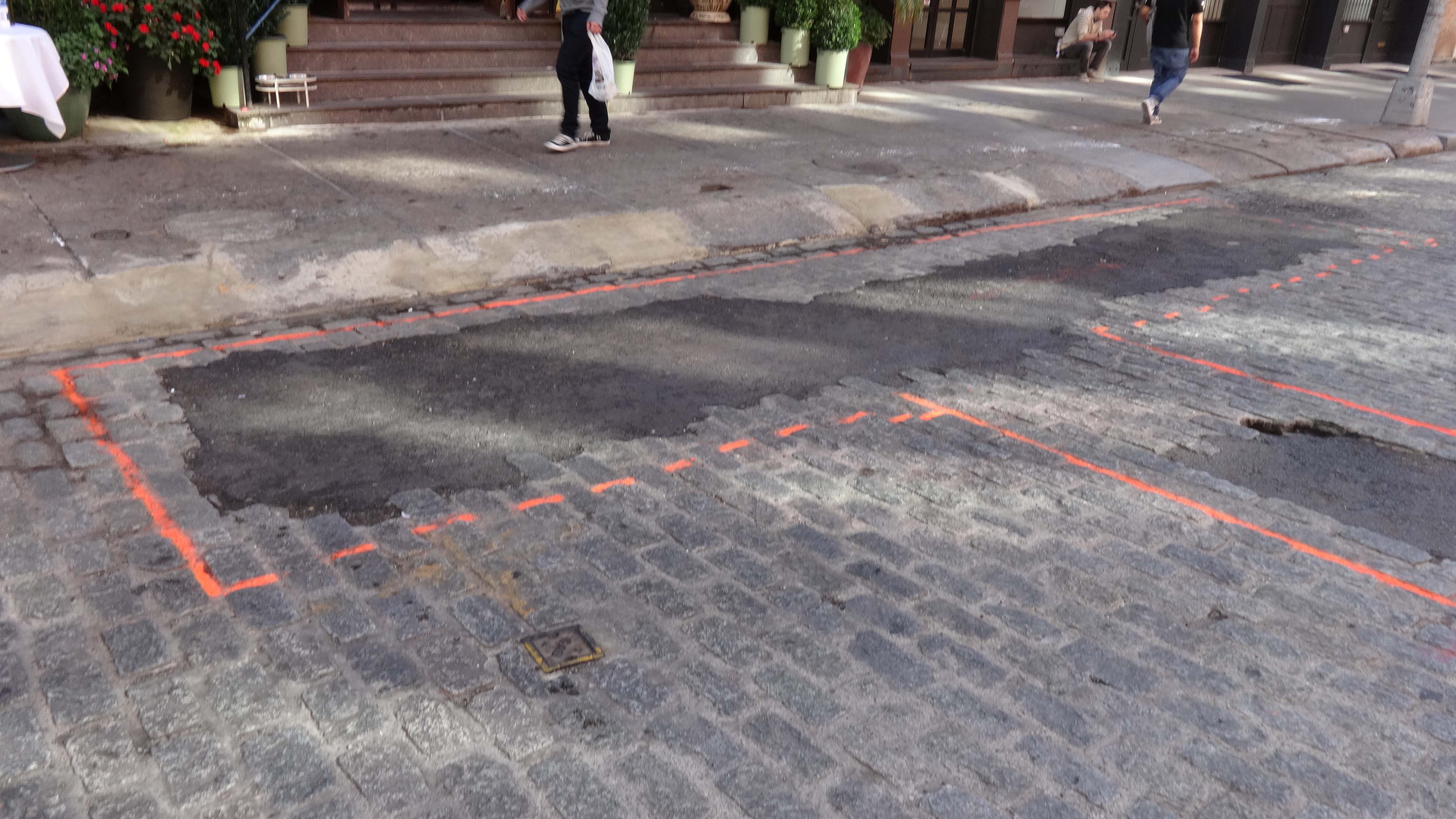 City marks to fix cobblestone