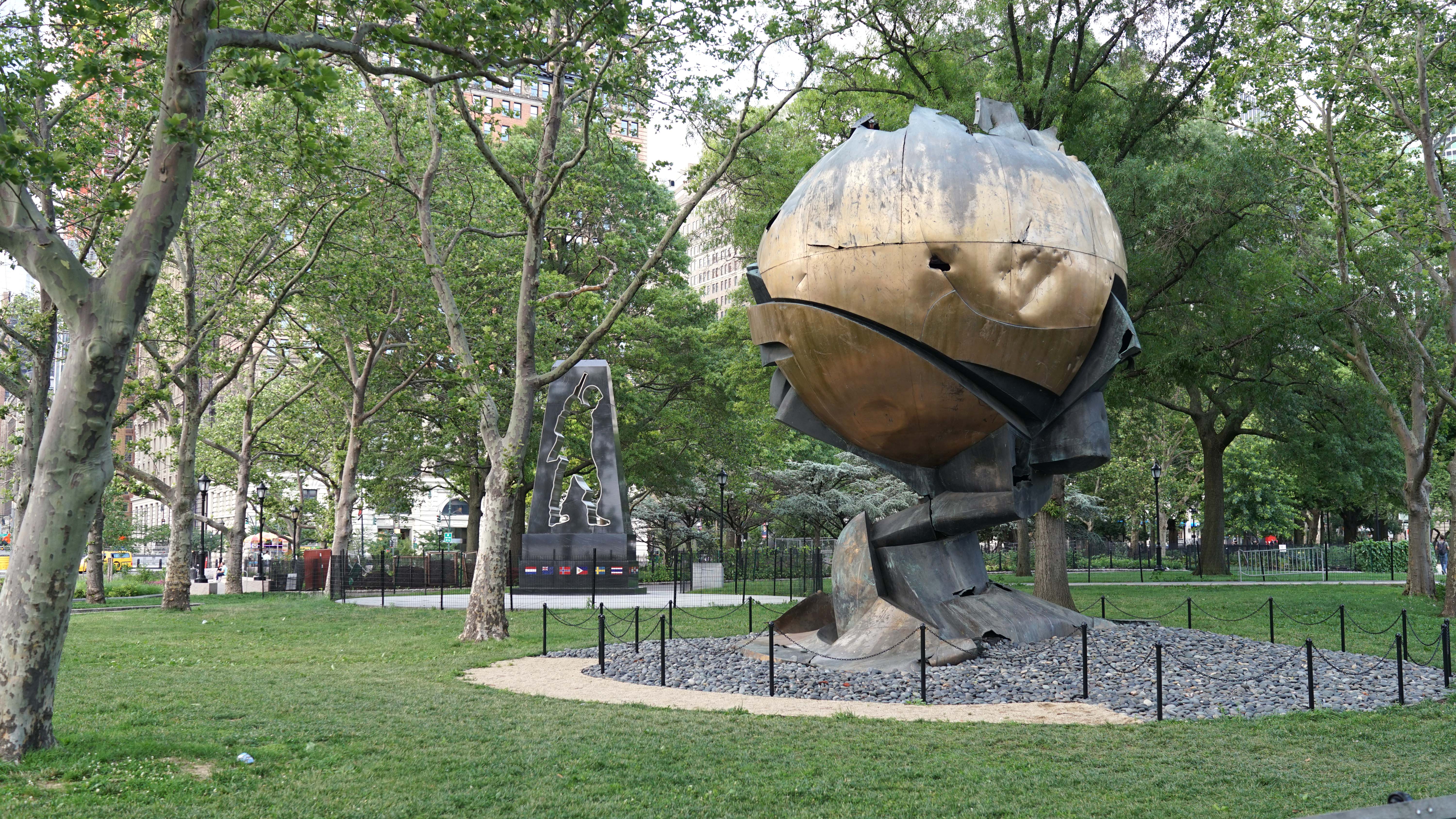 WTC sphere and Vietnam memorial