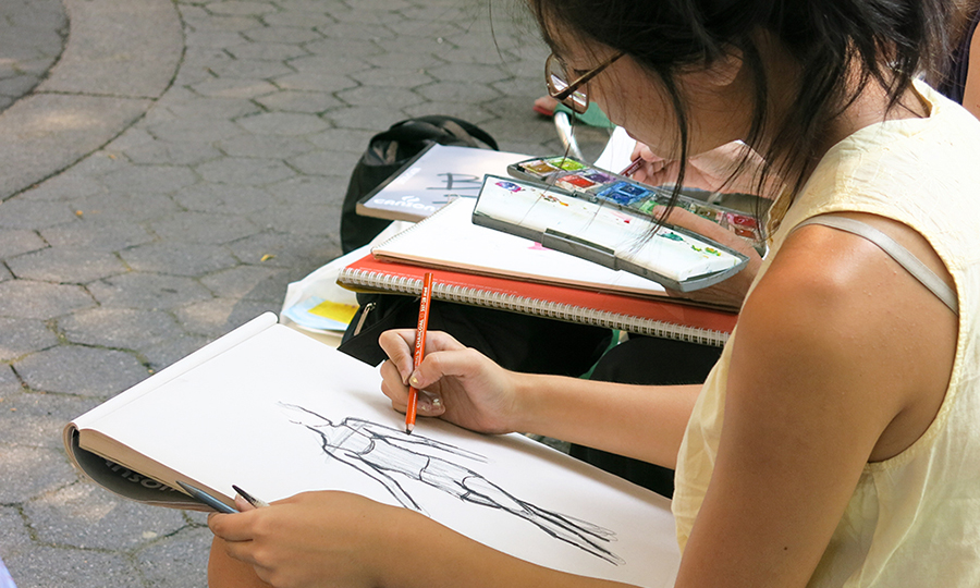 girl-drawing