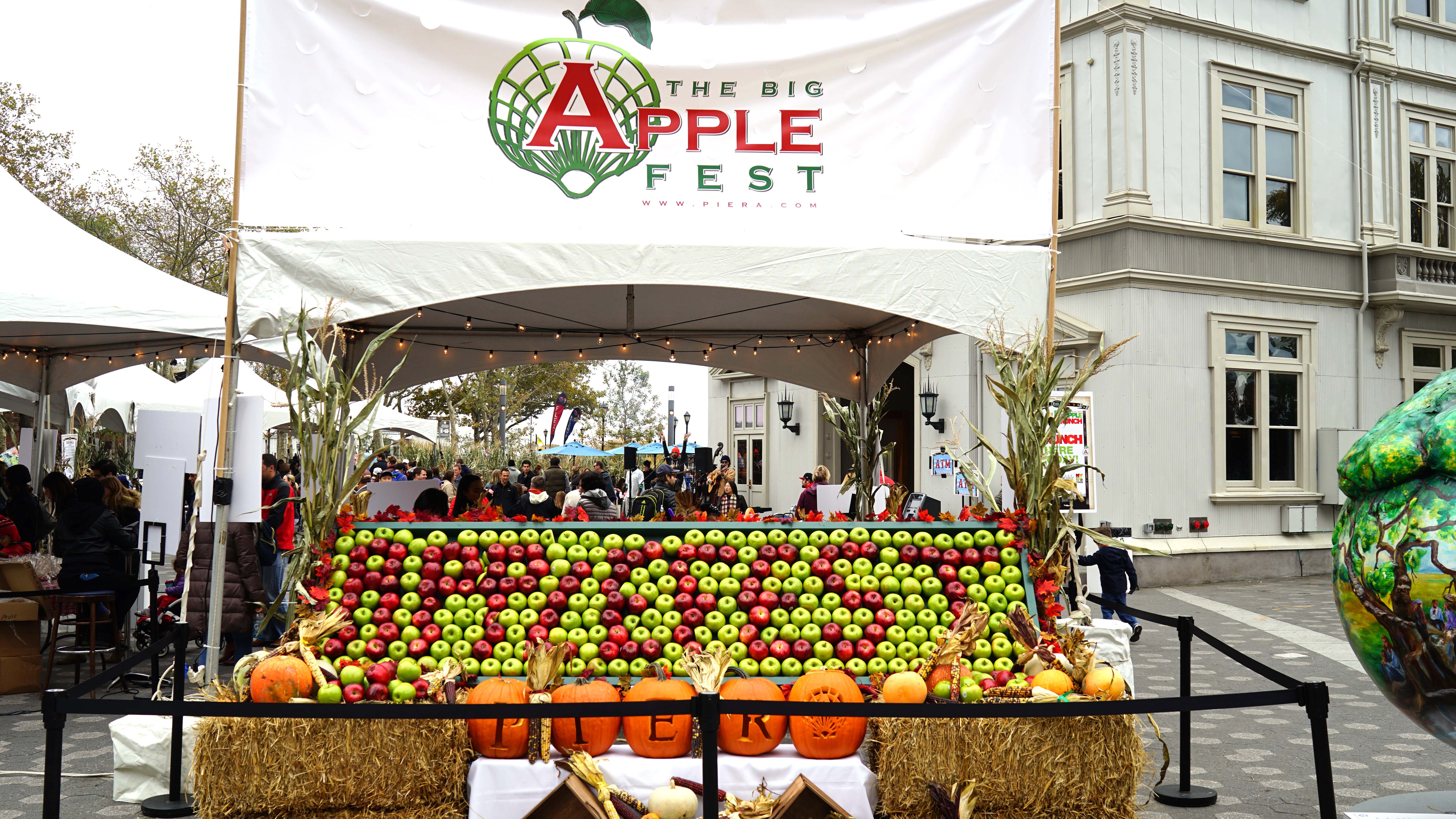 apple display front apple fest 2015
